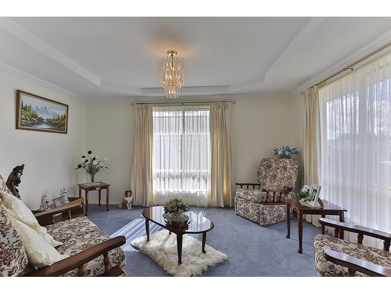 19 Emerald Court, Middle Ridge QLD 4350