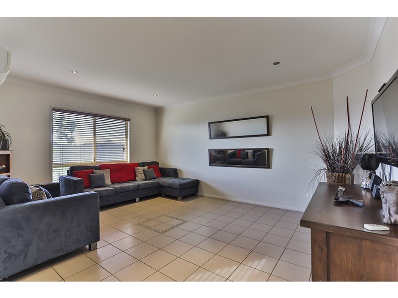 10 – 12 Jacquelyn Court, Oakey QLD 4401