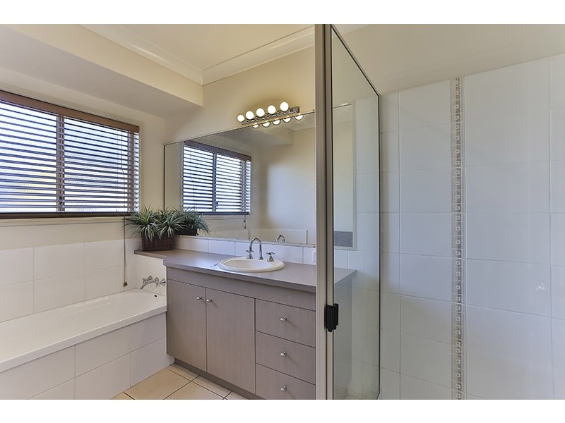 10 – 12 Jacquelyn Court, Oakey QLD 4401