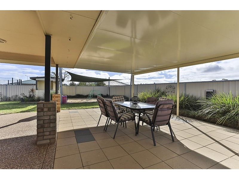 10 – 12 Jacquelyn Court, Oakey QLD 4401