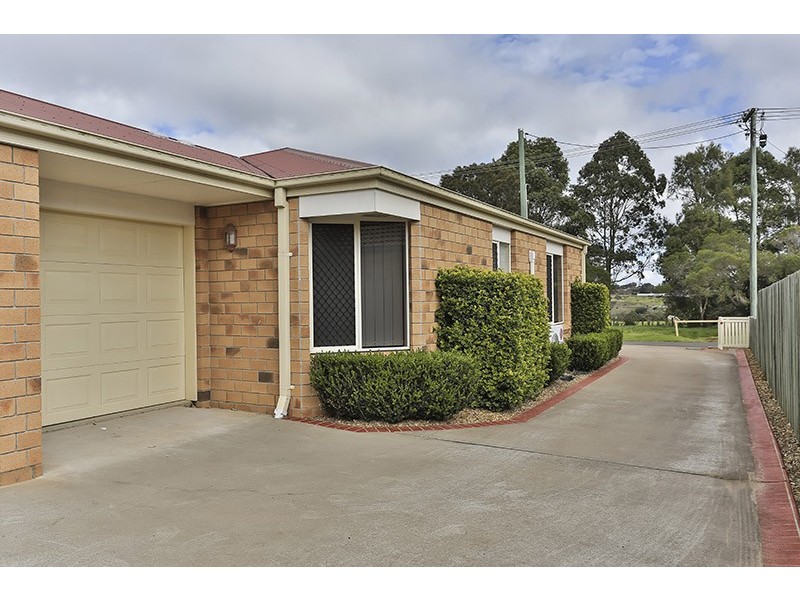 1/322 Goombungee Road, Toowoomba City QLD 4350