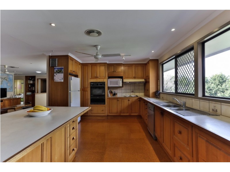 9 Zupps Road, Middle Ridge QLD 4350