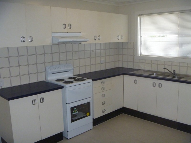 13/2 Benjamin Street, Mount Lofty QLD 4350