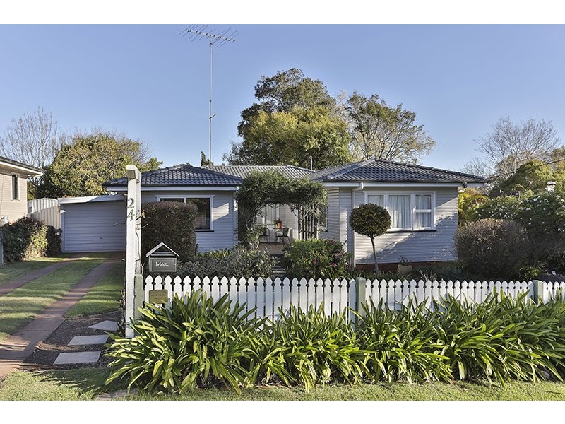 24 South Street, Rangeville QLD 4350