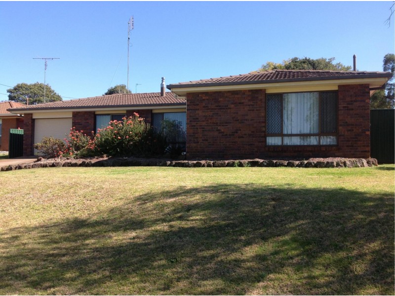 17 Amanda Drive, Centenary Heights QLD 4350