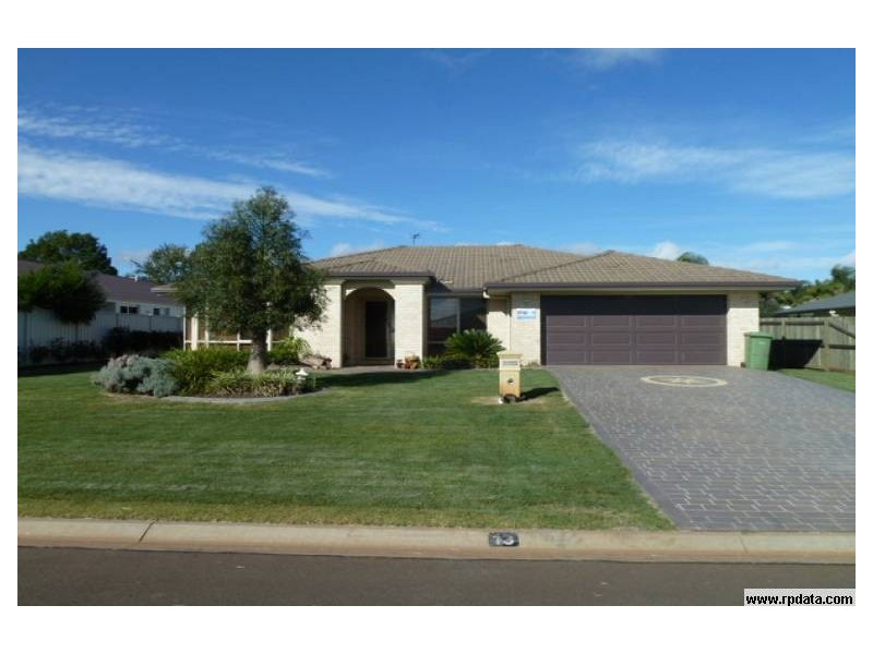 13 Joann Court, Oakey QLD 4401