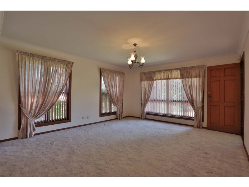 4 Hamzah Drive, Cotswold Hills QLD 4350