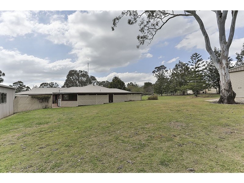 4 Hamzah Drive, Cotswold Hills QLD 4350