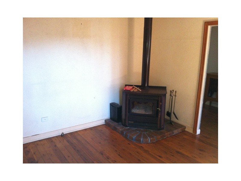 24 Hillview Avenue, Newtown QLD 4350