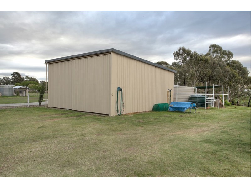 10 Cunningham Street, Oakey QLD 4401