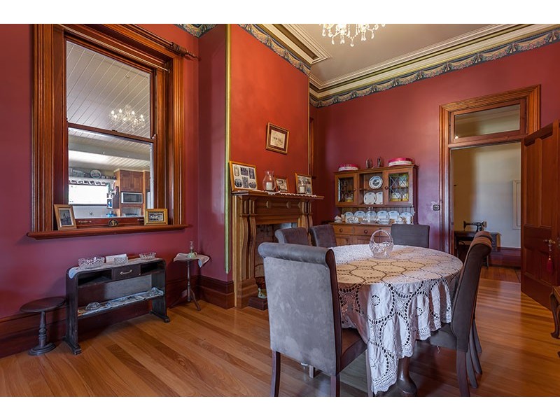 8 Panda Street, Harristown QLD 4350