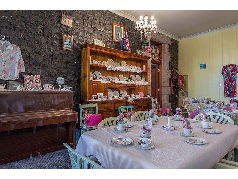 8 Panda Street, Harristown QLD 4350