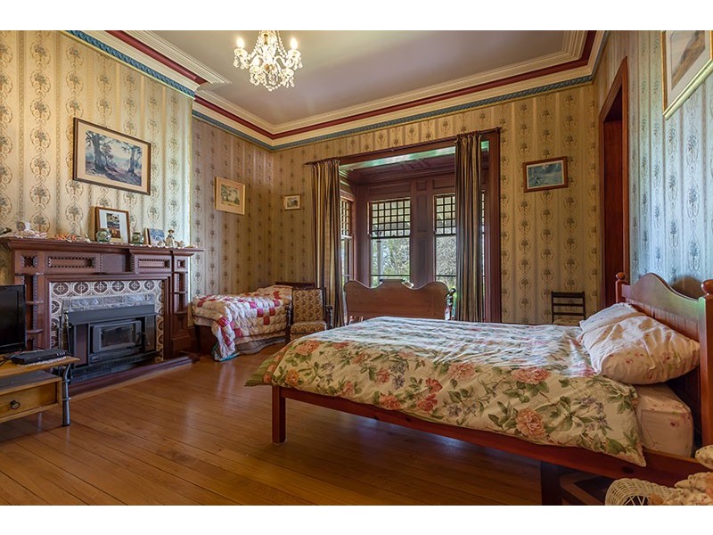 8 Panda Street, Harristown QLD 4350