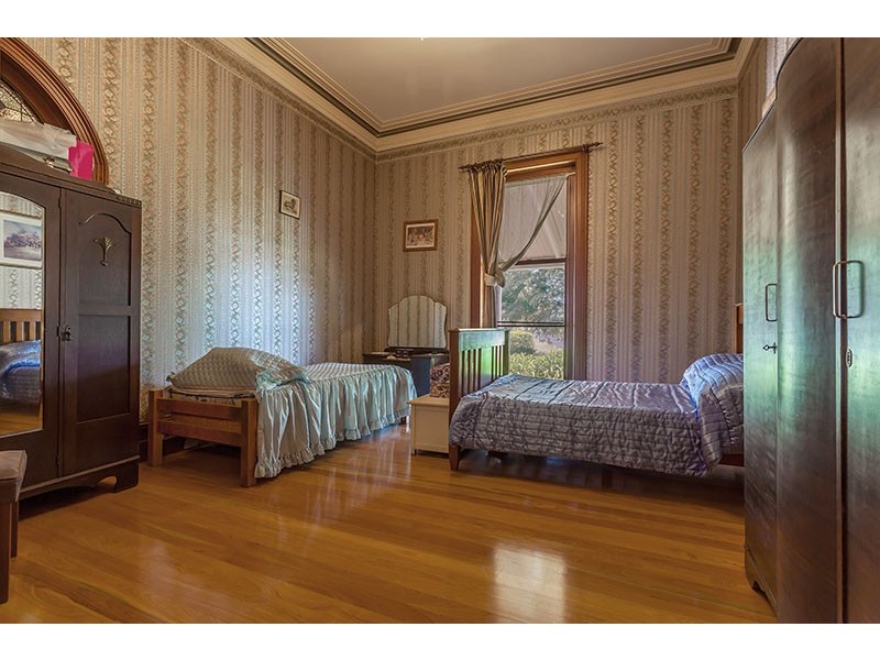 8 Panda Street, Harristown QLD 4350