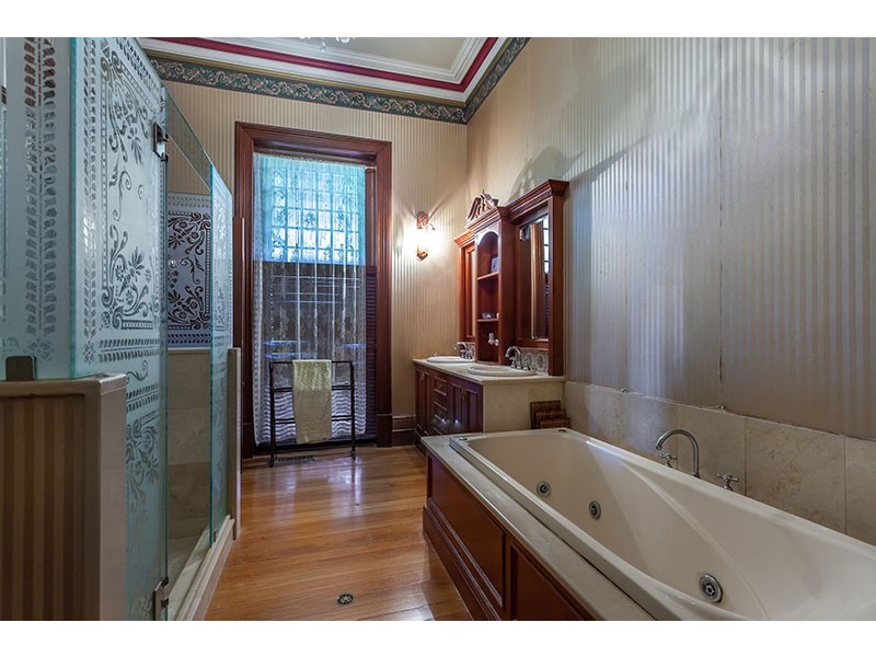 8 Panda Street, Harristown QLD 4350