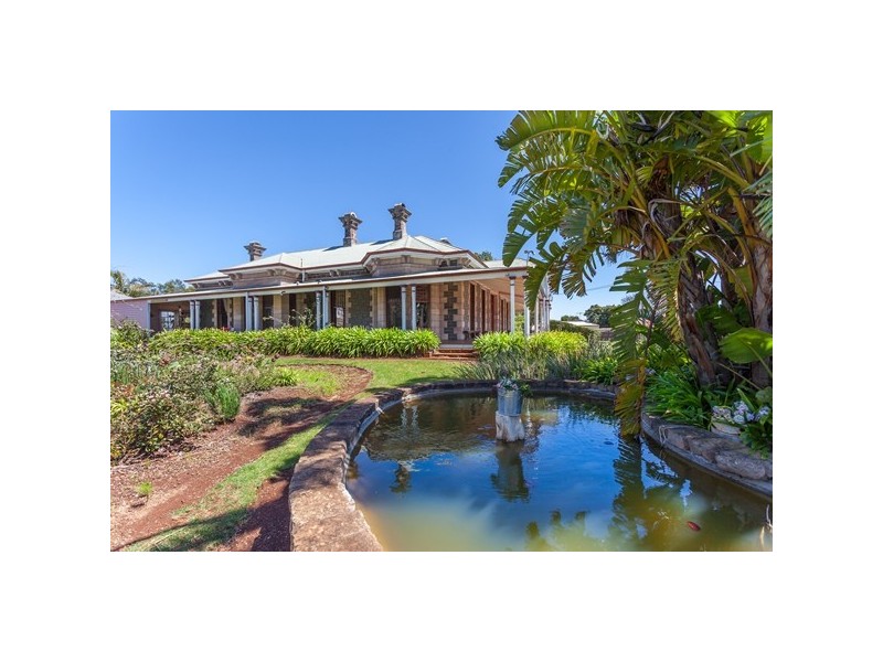 8 Panda Street, Harristown QLD 4350