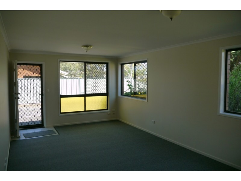1/15 Edith Street, Newtown QLD 4350