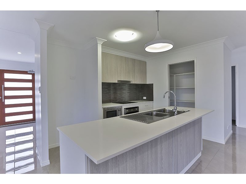 33 Sweeney Street, Kearneys Spring QLD 4350