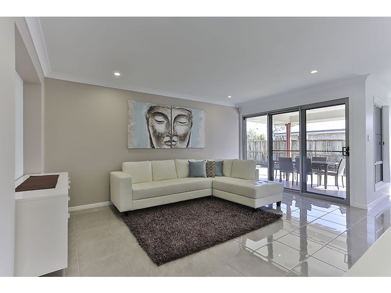 33 Sweeney Street, Kearneys Spring QLD 4350