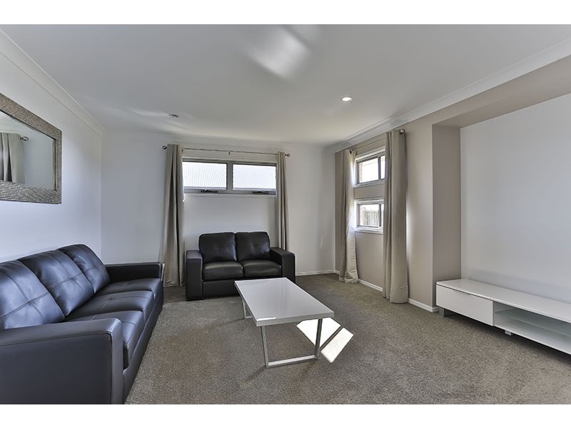 33 Sweeney Street, Kearneys Spring QLD 4350