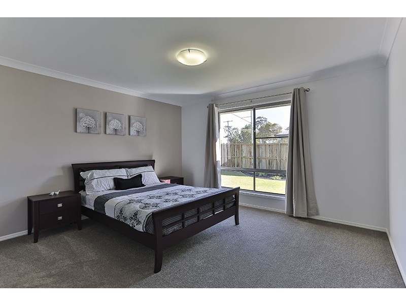 33 Sweeney Street, Kearneys Spring QLD 4350