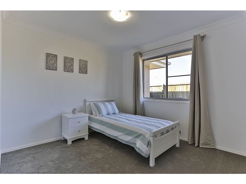33 Sweeney Street, Kearneys Spring QLD 4350