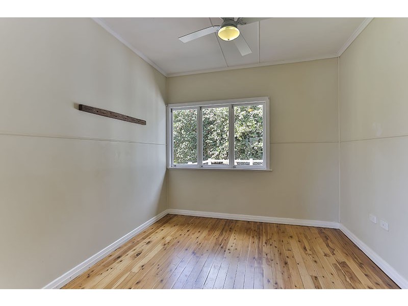 58 North Street, Mount Lofty QLD 4350