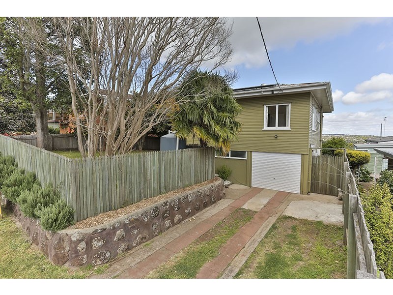 58 North Street, Mount Lofty QLD 4350