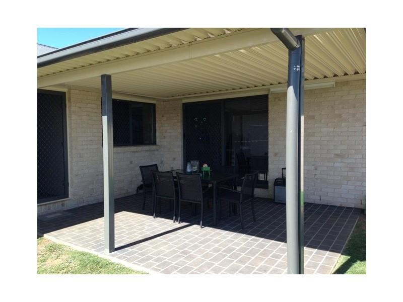 33 Berghofer Drive, Oakey QLD 4401