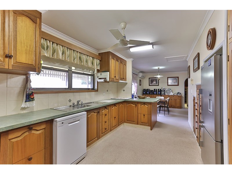 150 Greenwattle Street, Cranley QLD 4350