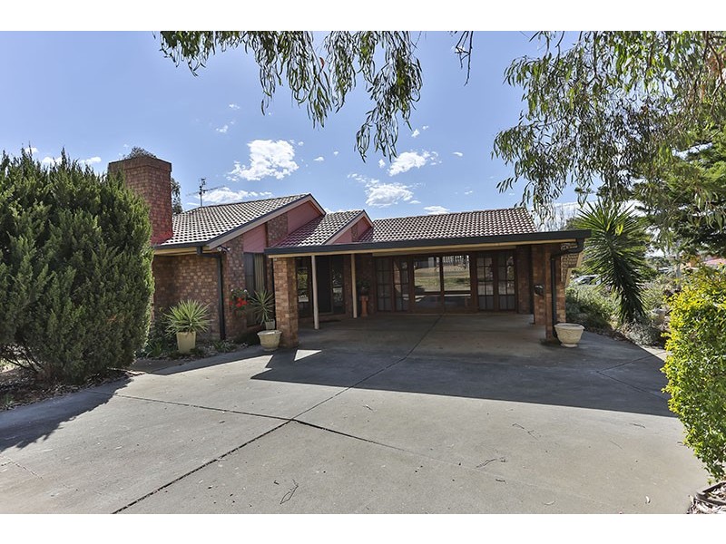 70 Proposch Street, Oakey QLD 4401