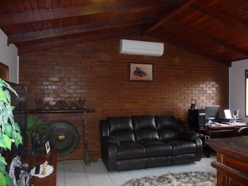 18 Claire Street, Centenary Heights QLD 4350