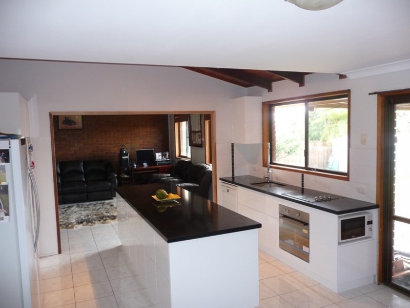 18 Claire Street, Centenary Heights QLD 4350