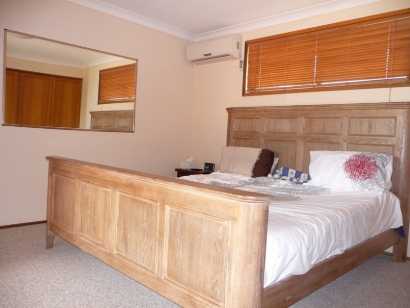 18 Claire Street, Centenary Heights QLD 4350