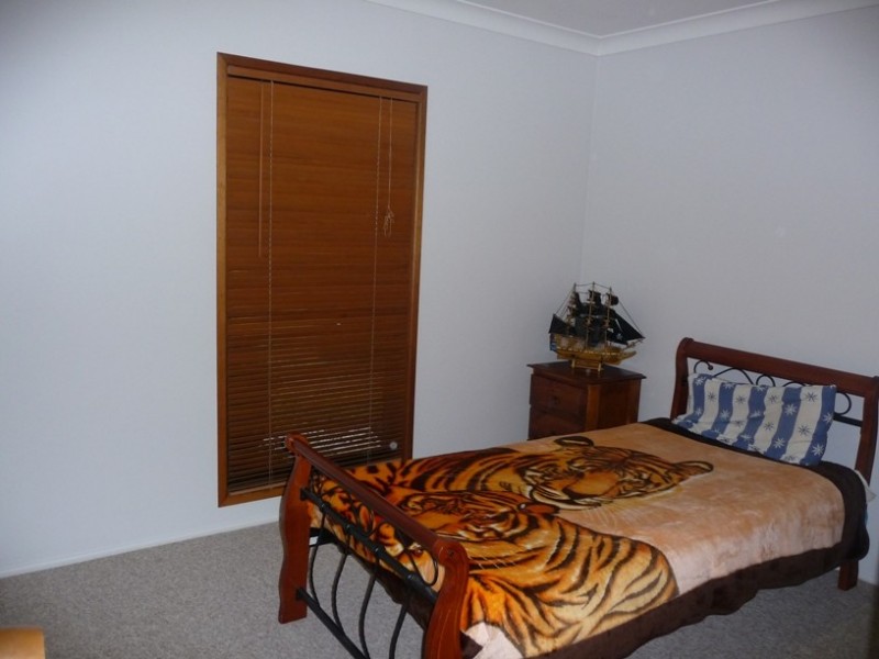 18 Claire Street, Centenary Heights QLD 4350