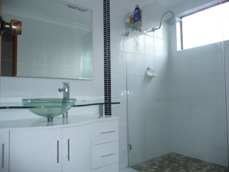 18 Claire Street, Centenary Heights QLD 4350