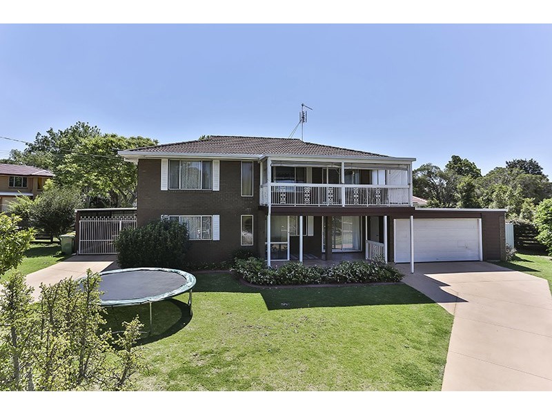 7 Bagot Street, Centenary Heights QLD 4350
