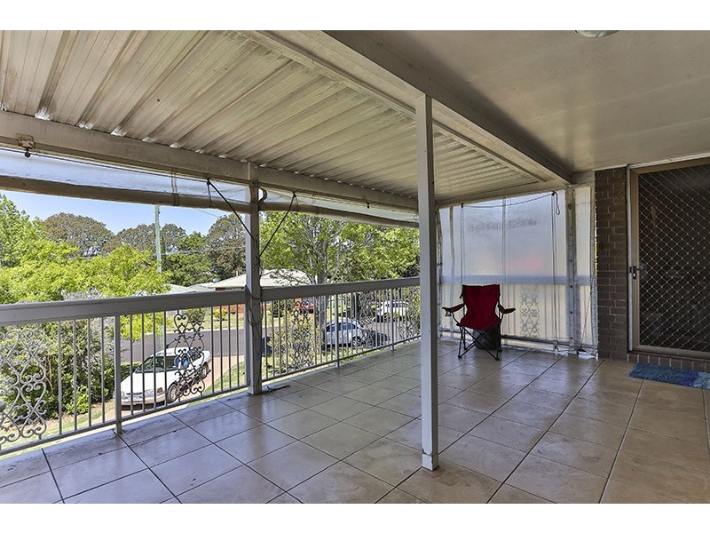 7 Bagot Street, Centenary Heights QLD 4350