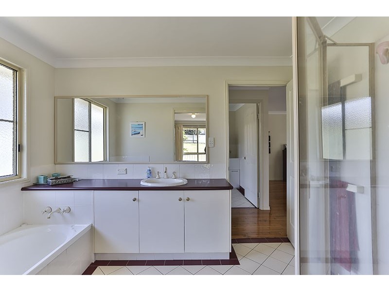 7 Schloss Court, Westbrook QLD 4350