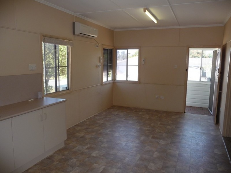 27 Wentworth Parade, Golden Beach QLD 4551