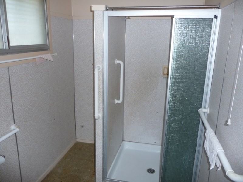 27 Wentworth Parade, Golden Beach QLD 4551