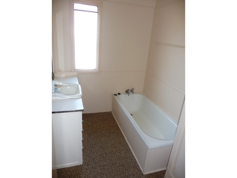 27 Wentworth Parade, Golden Beach QLD 4551