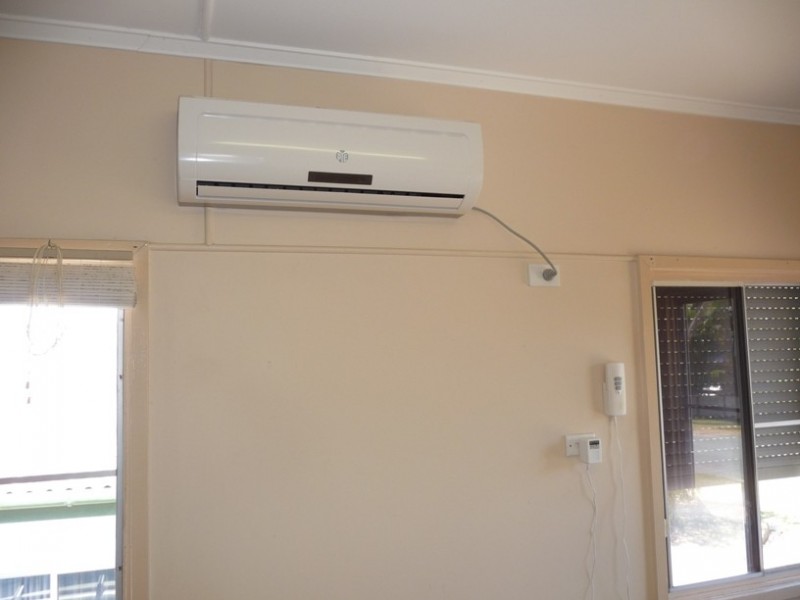 27 Wentworth Parade, Golden Beach QLD 4551