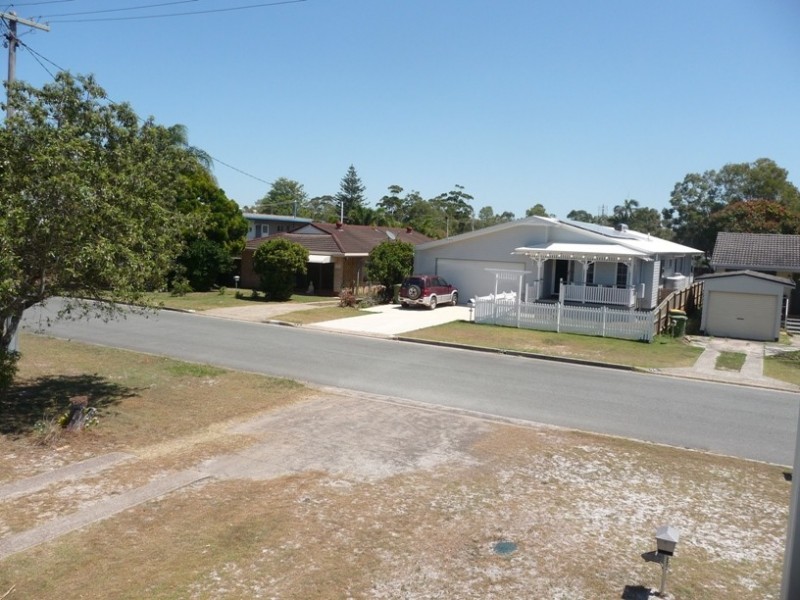 27 Wentworth Parade, Golden Beach QLD 4551