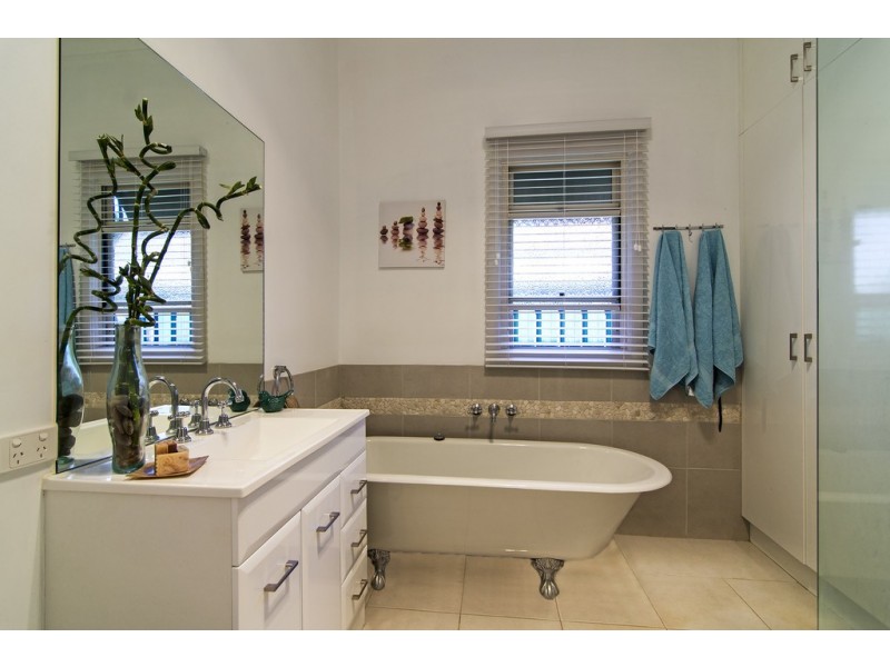 206 South Street, South Toowoomba QLD 4350