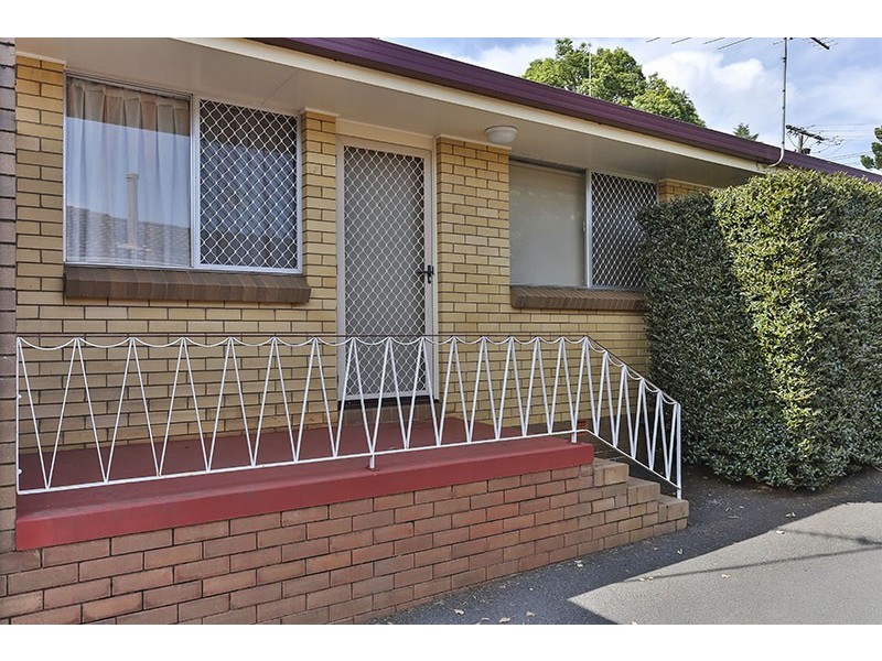 2/37A Tourist Road, East Toowoomba QLD 4350