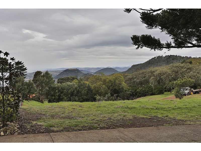 2/37A Tourist Road, East Toowoomba QLD 4350