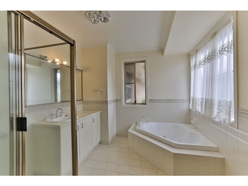 14 Falconer Court, Rangeville QLD 4350