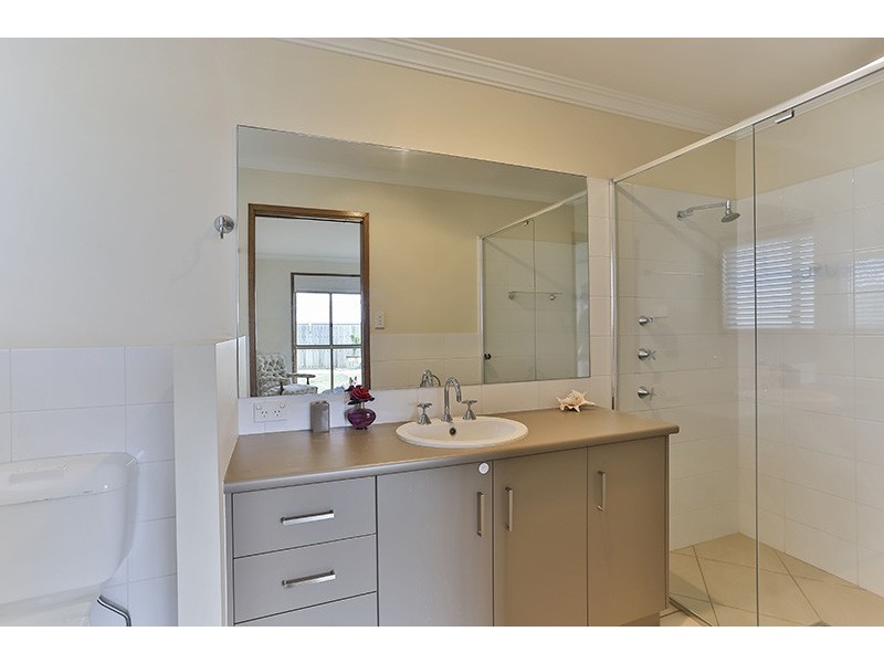 28 Calypso Crescent, Middle Ridge QLD 4350