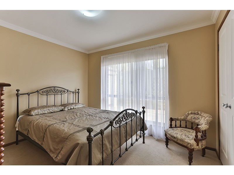 28 Calypso Crescent, Middle Ridge QLD 4350